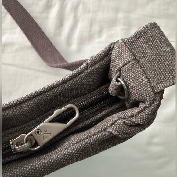 Travelon anti-theft heritage hobo bag - pewter - Picture 4 of 6